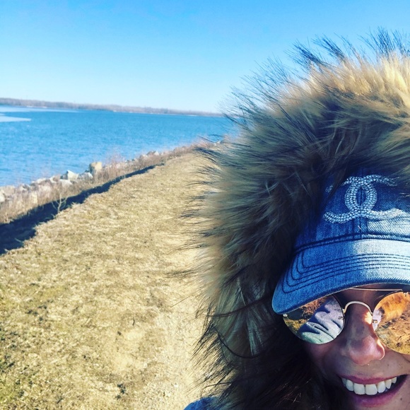 Meet your Posher, Christina - Picture 1 of 1